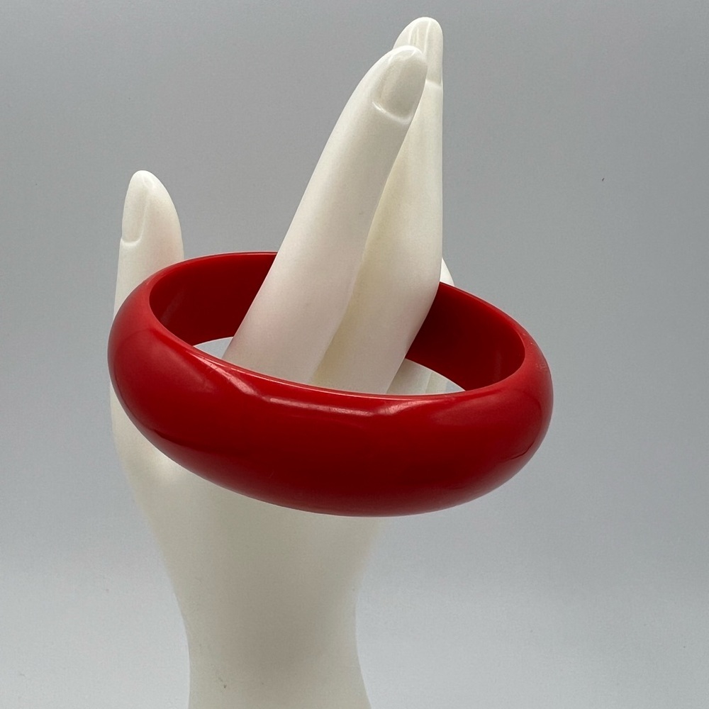 Elegant Red Bracelet - Picture 9 of 11